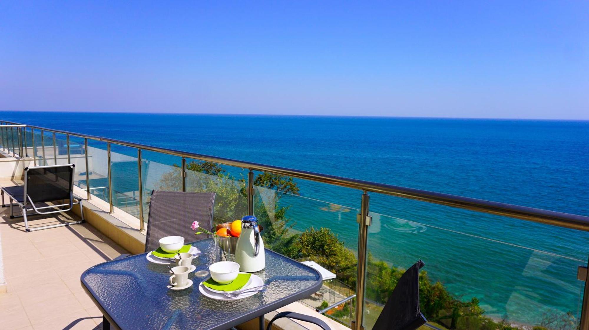 Апартаменти Бяла Клиф На Плажа - Apartments Byala Cliff First Line Exterior photo