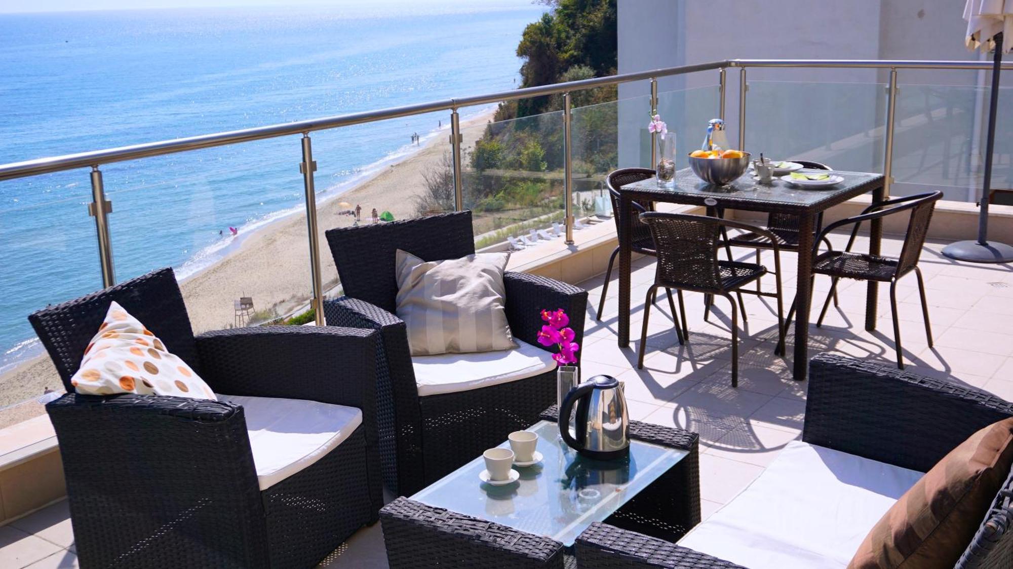 Апартаменти Бяла Клиф На Плажа - Apartments Byala Cliff First Line Exterior photo