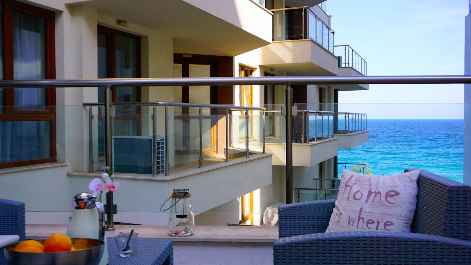 Апартаменти Бяла Клиф На Плажа - Apartments Byala Cliff First Line Exterior photo